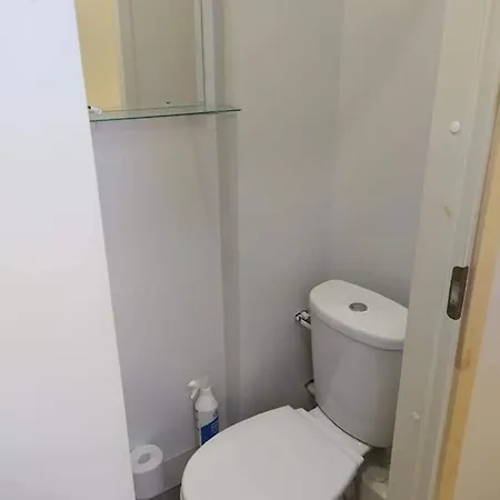 Quiet But Central Apartment *